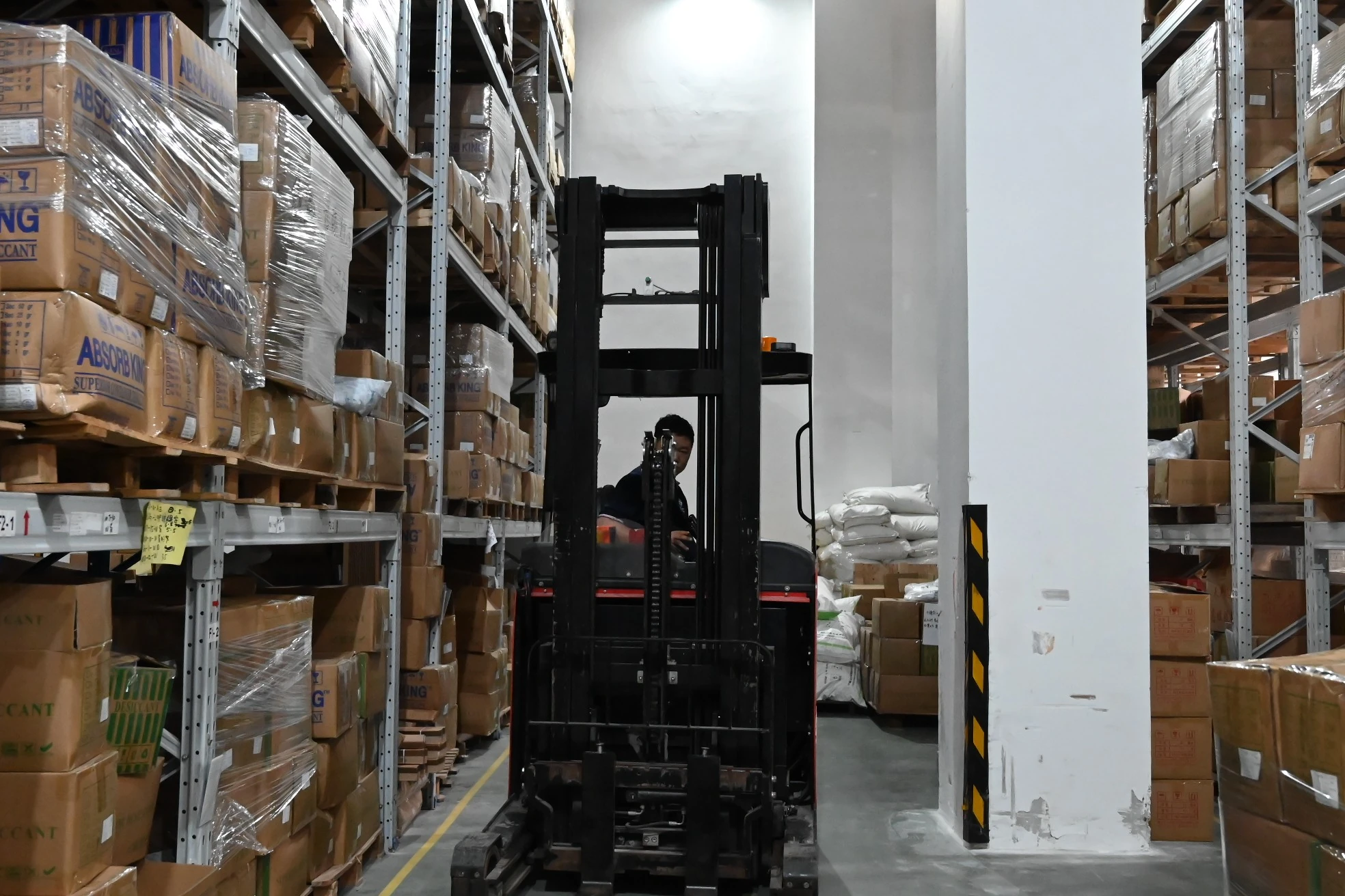 Persediaan di gudang Absorbking Indonesia